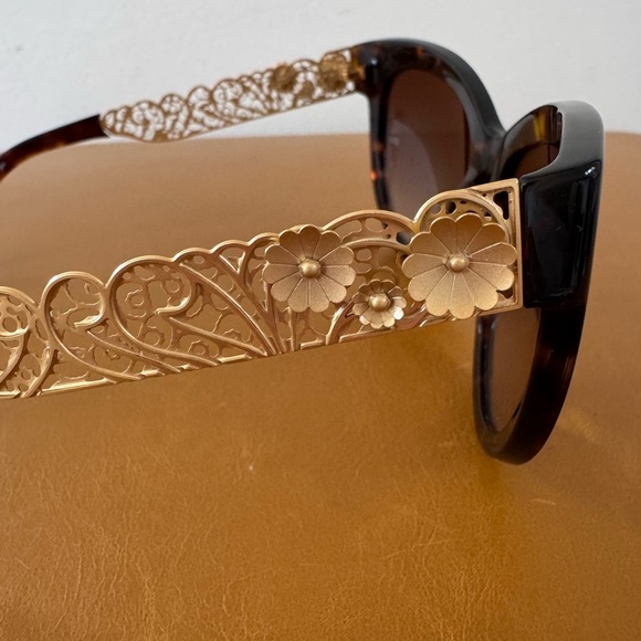 Dolce & Gabbana Cat-Eye Gradient Brown Sunglasses With Golden Filigree‎ Arms - Picture 7 of 16